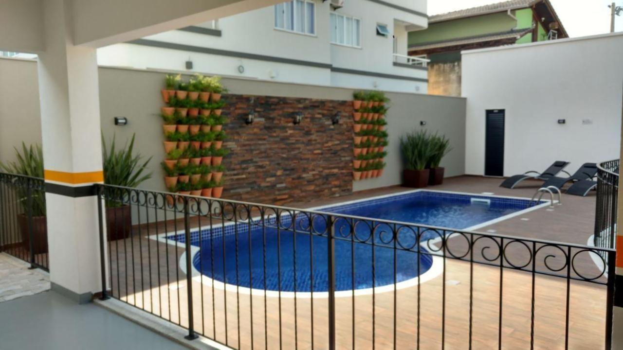 Var-101A Dpto Amplio En Condominio Cerrado Con Piscina Bombinhas Dış mekan fotoğraf